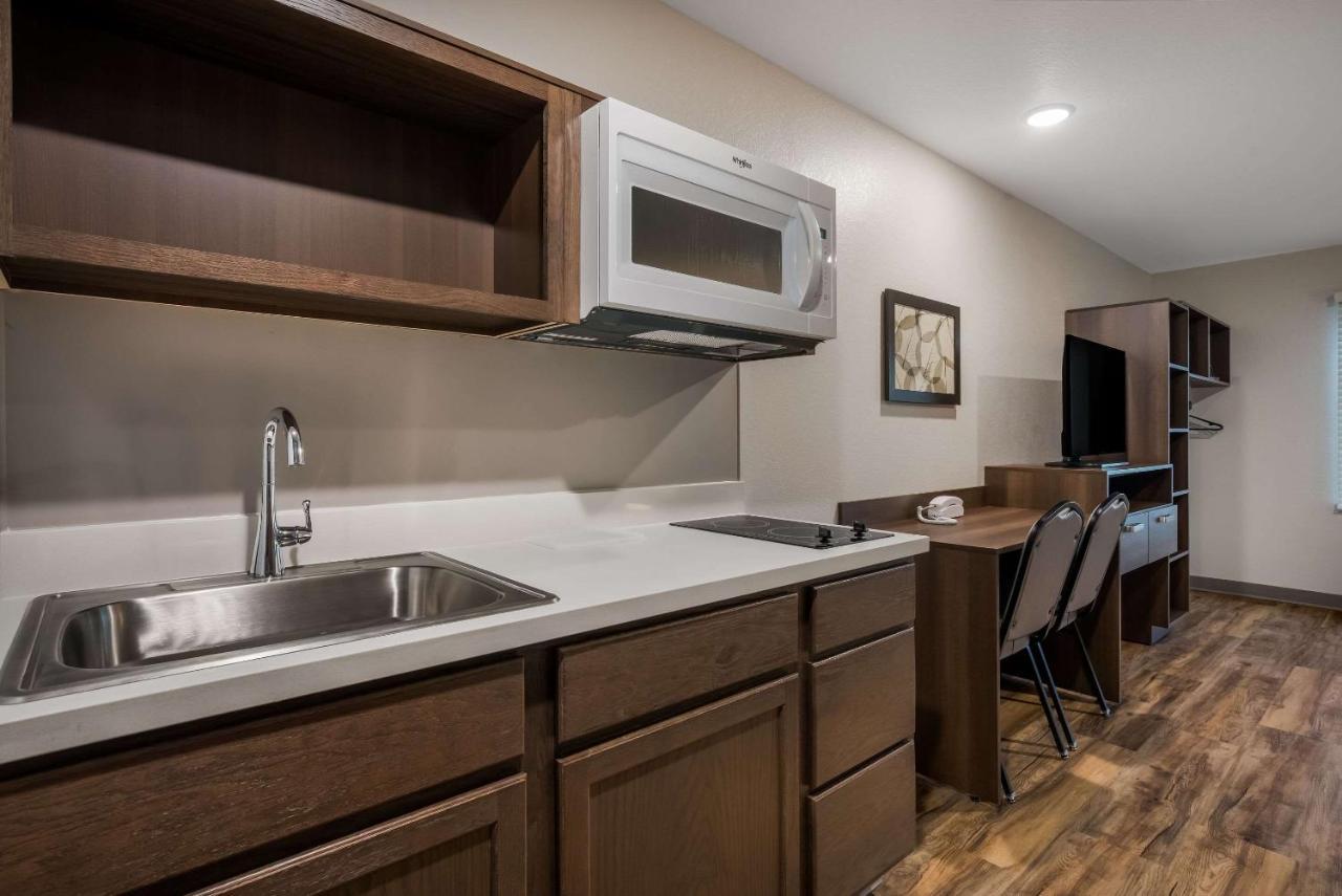 Woodspring Suites Milwaukee - Menomonee Falls 외부 사진