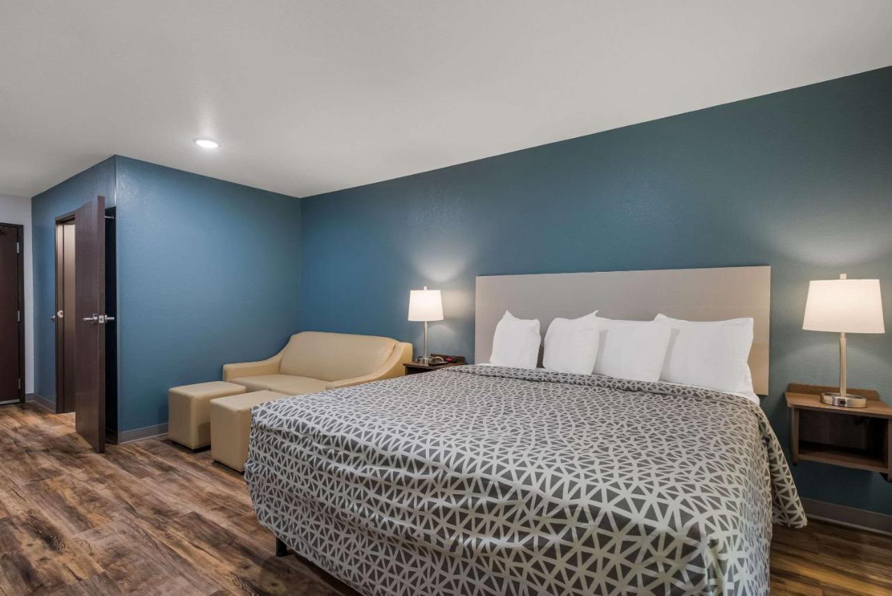 Woodspring Suites Milwaukee - Menomonee Falls 외부 사진