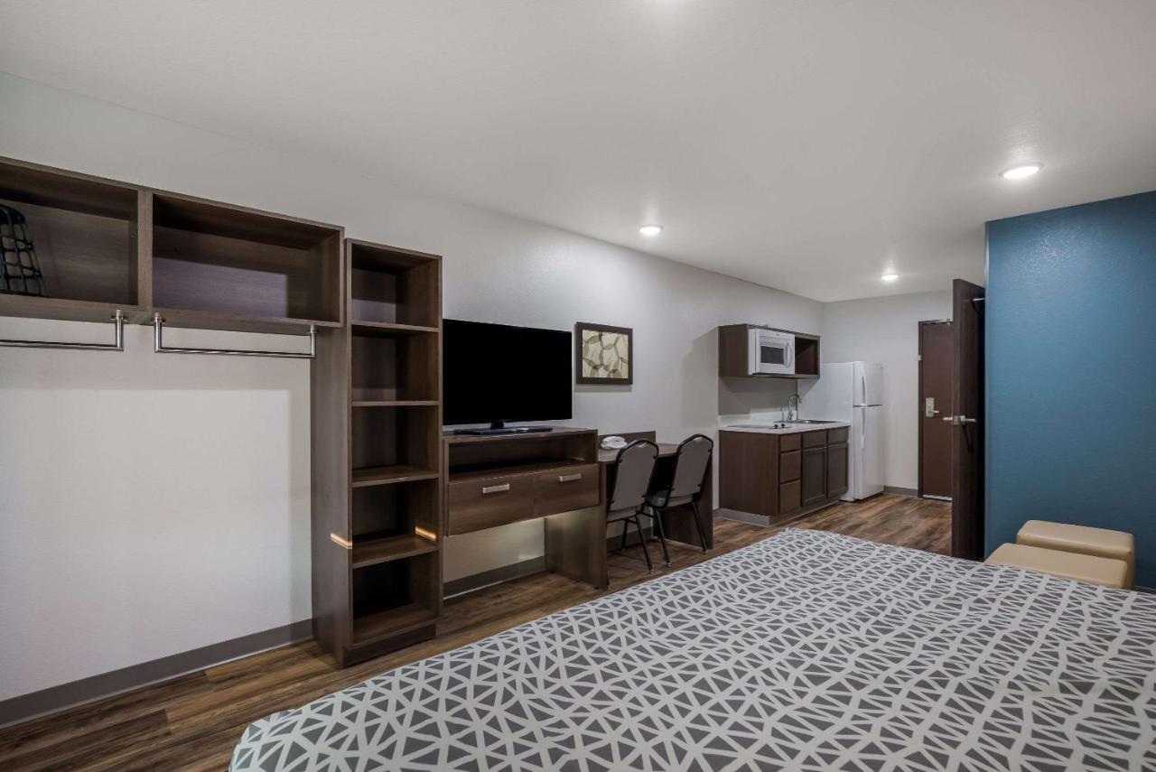 Woodspring Suites Milwaukee - Menomonee Falls 외부 사진