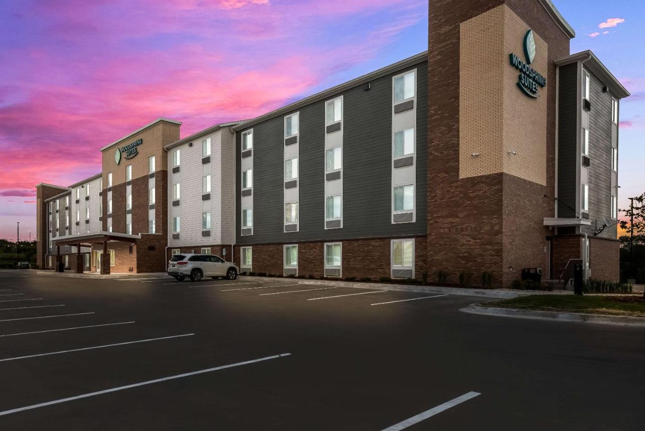 Woodspring Suites Milwaukee - Menomonee Falls 외부 사진