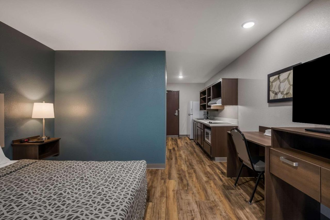 Woodspring Suites Milwaukee - Menomonee Falls 외부 사진