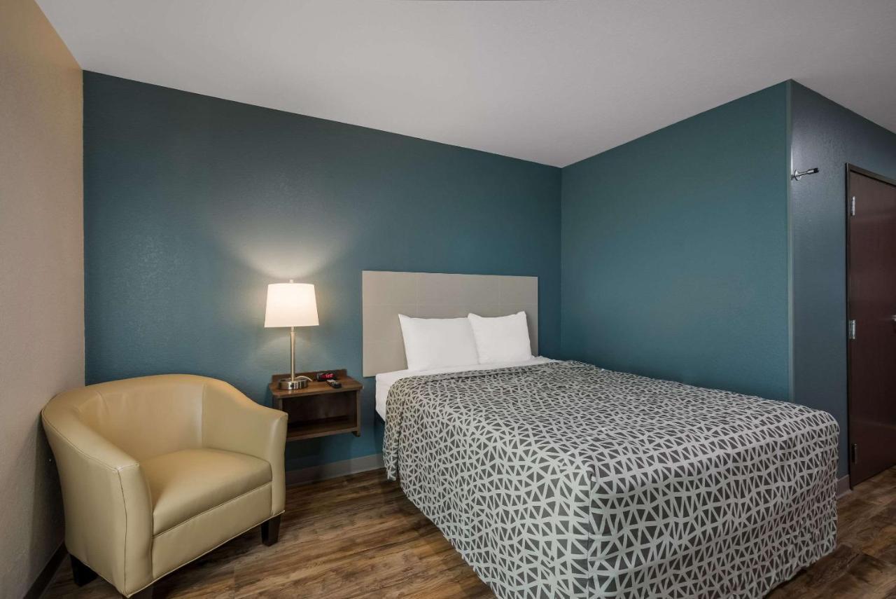 Woodspring Suites Milwaukee - Menomonee Falls 외부 사진