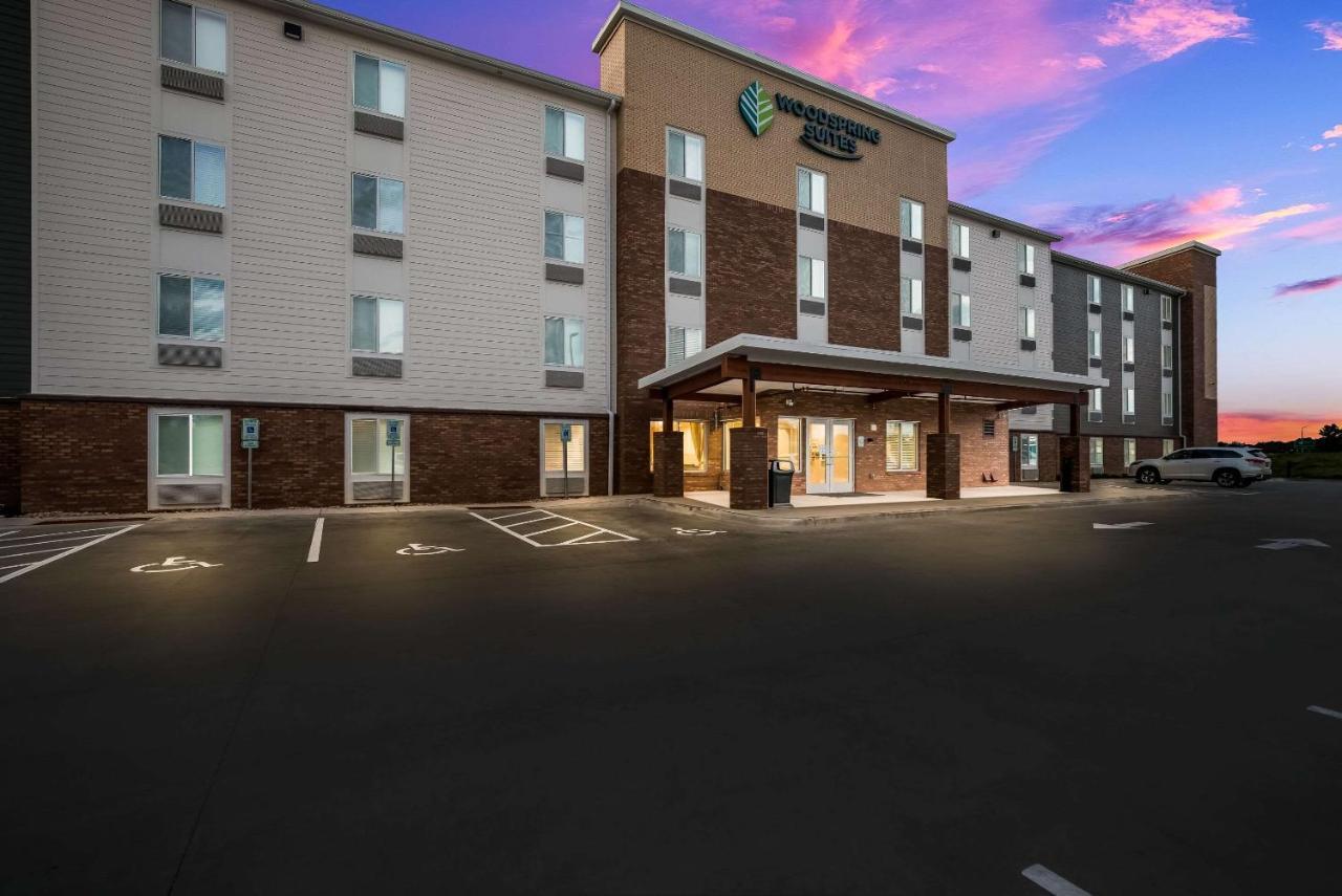 Woodspring Suites Milwaukee - Menomonee Falls 외부 사진