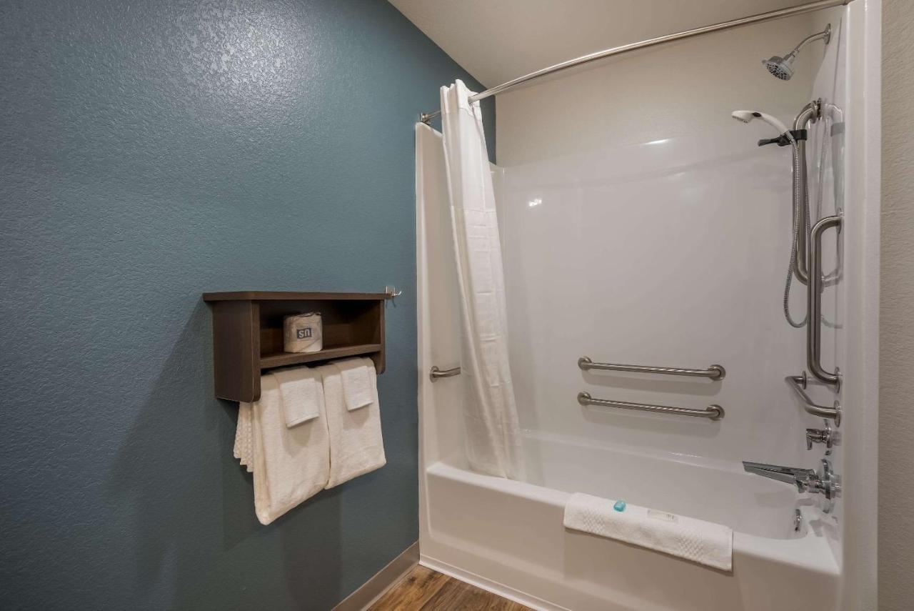 Woodspring Suites Milwaukee - Menomonee Falls 외부 사진