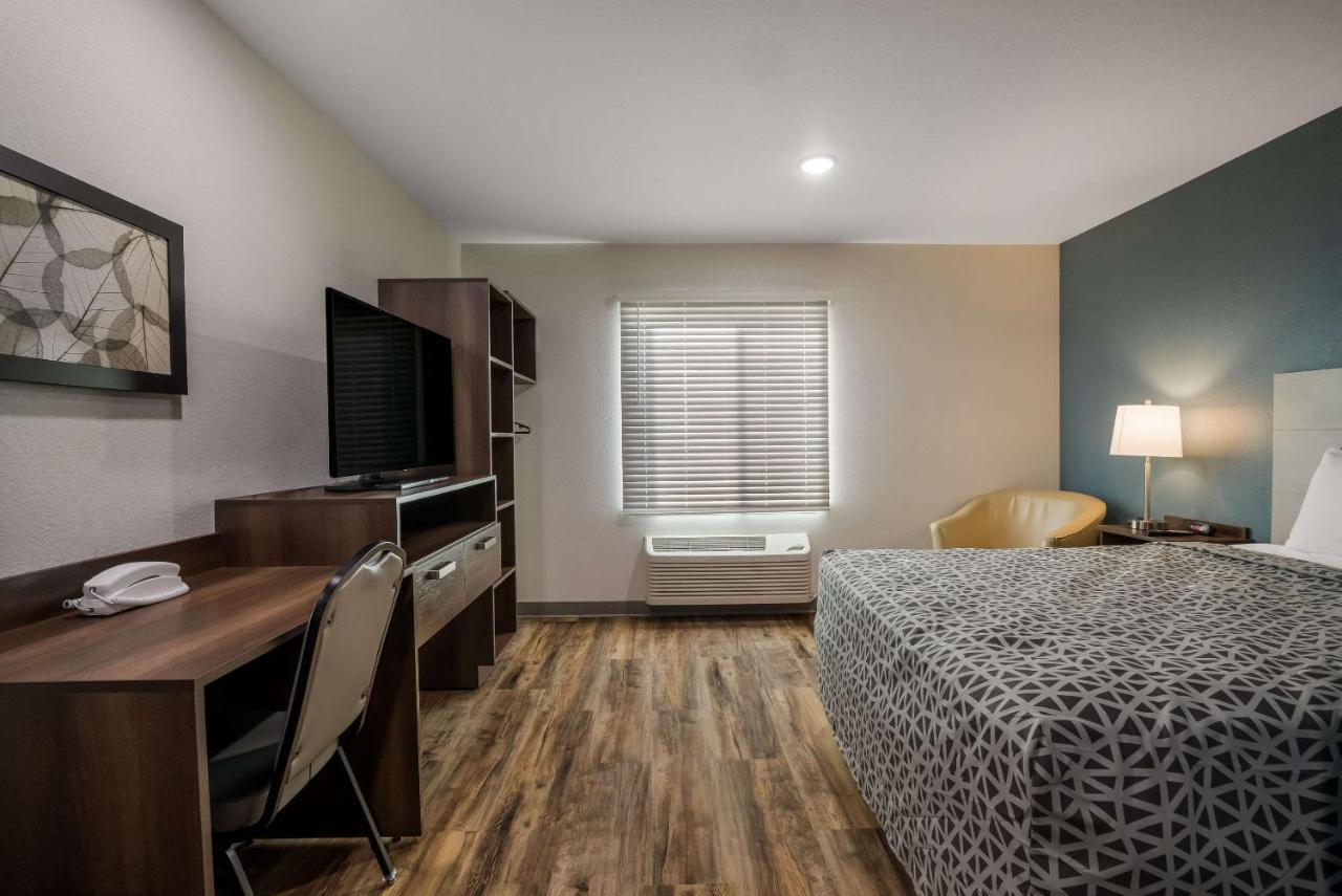 Woodspring Suites Milwaukee - Menomonee Falls 외부 사진