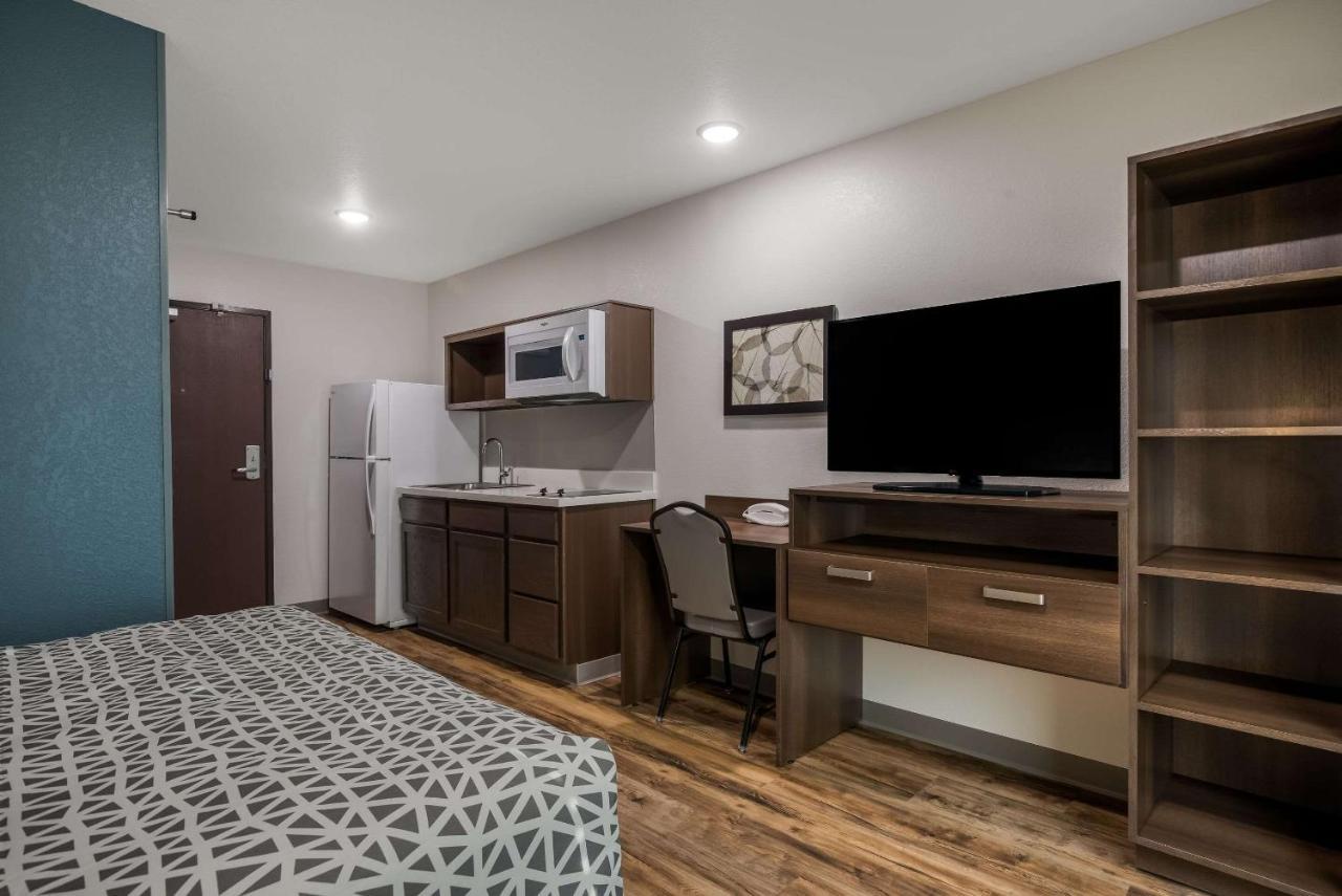Woodspring Suites Milwaukee - Menomonee Falls 외부 사진