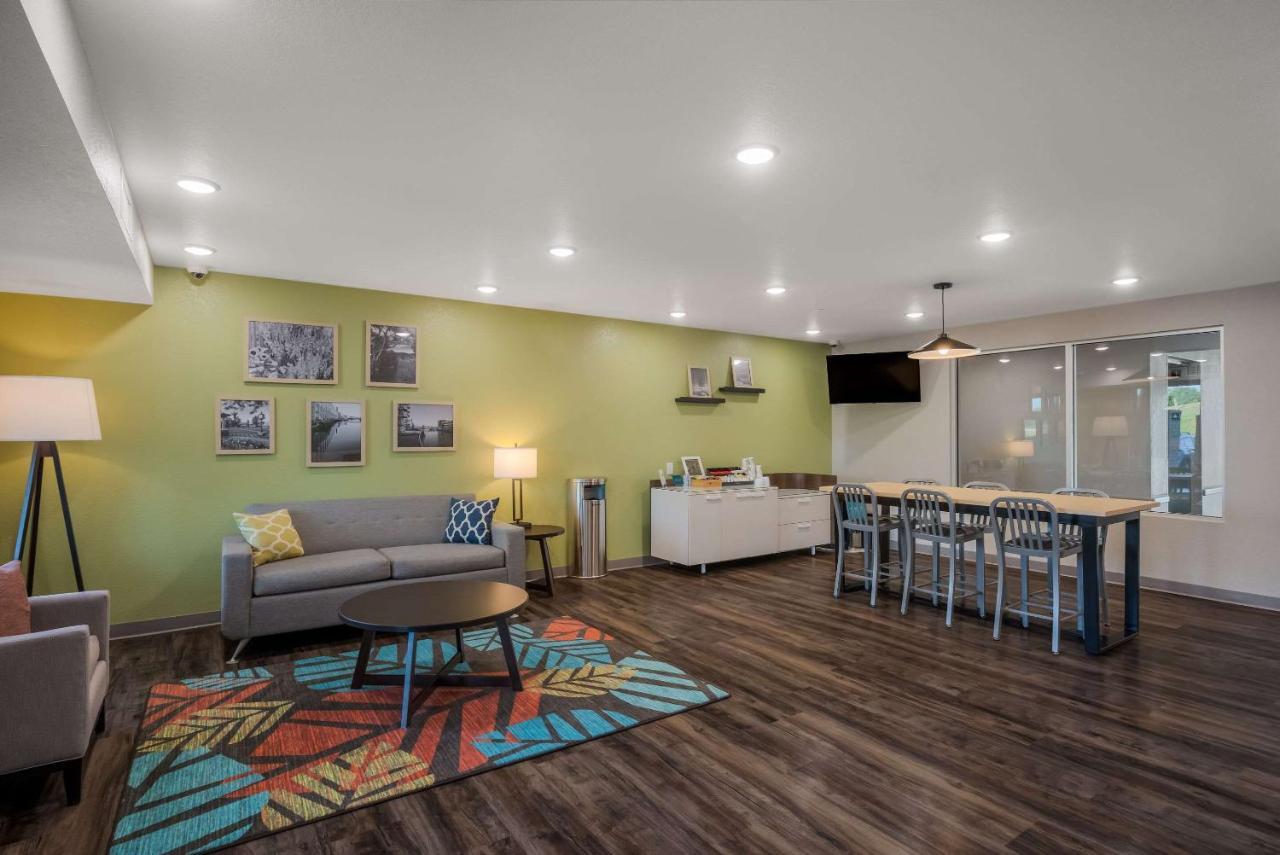 Woodspring Suites Milwaukee - Menomonee Falls 외부 사진