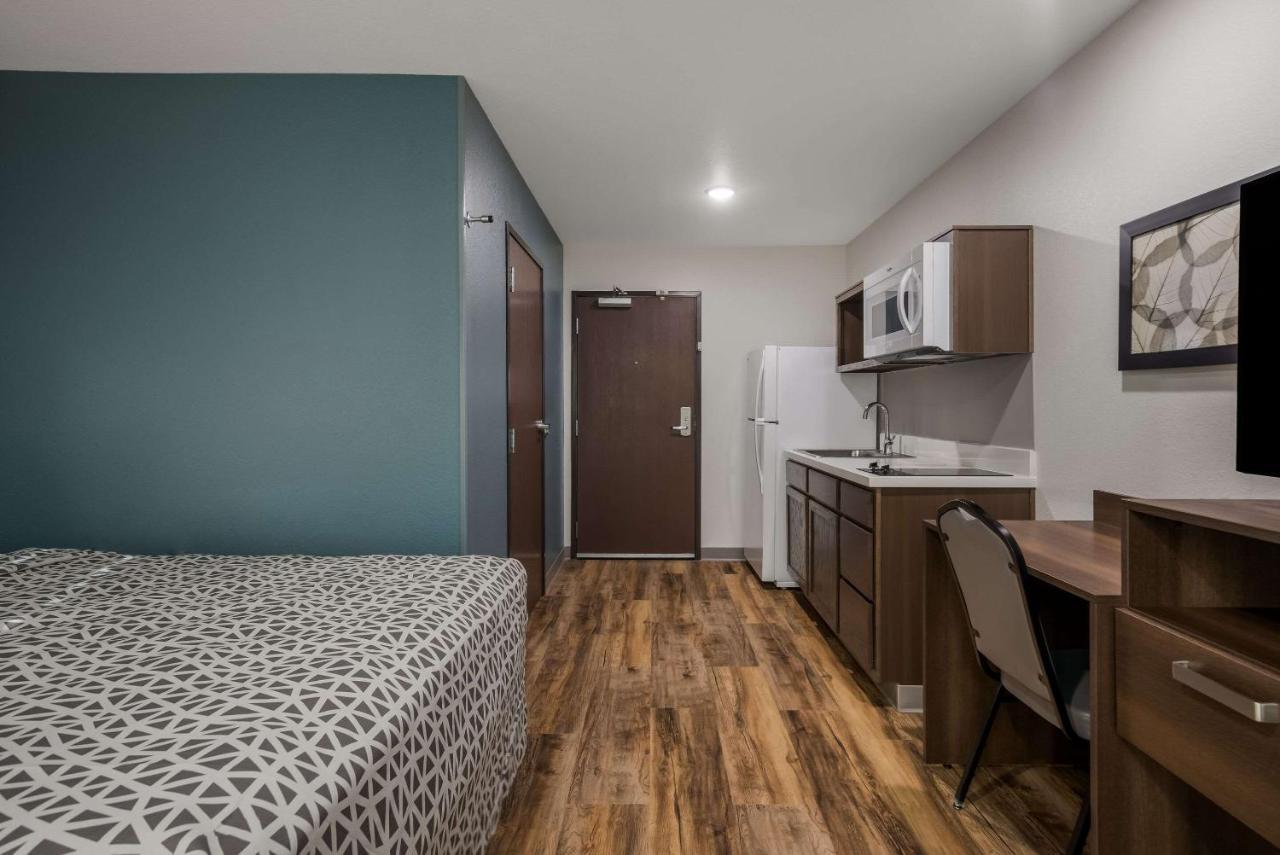 Woodspring Suites Milwaukee - Menomonee Falls 외부 사진