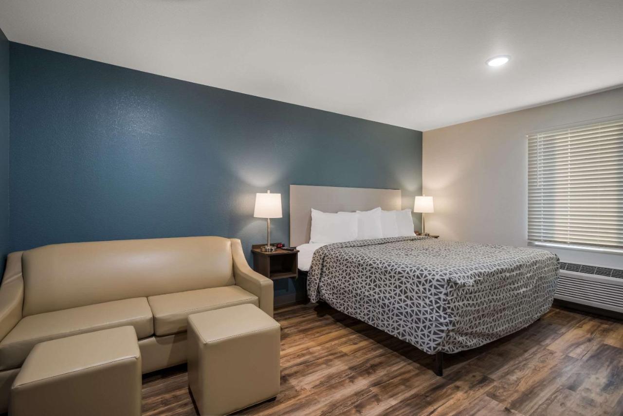 Woodspring Suites Milwaukee - Menomonee Falls 외부 사진