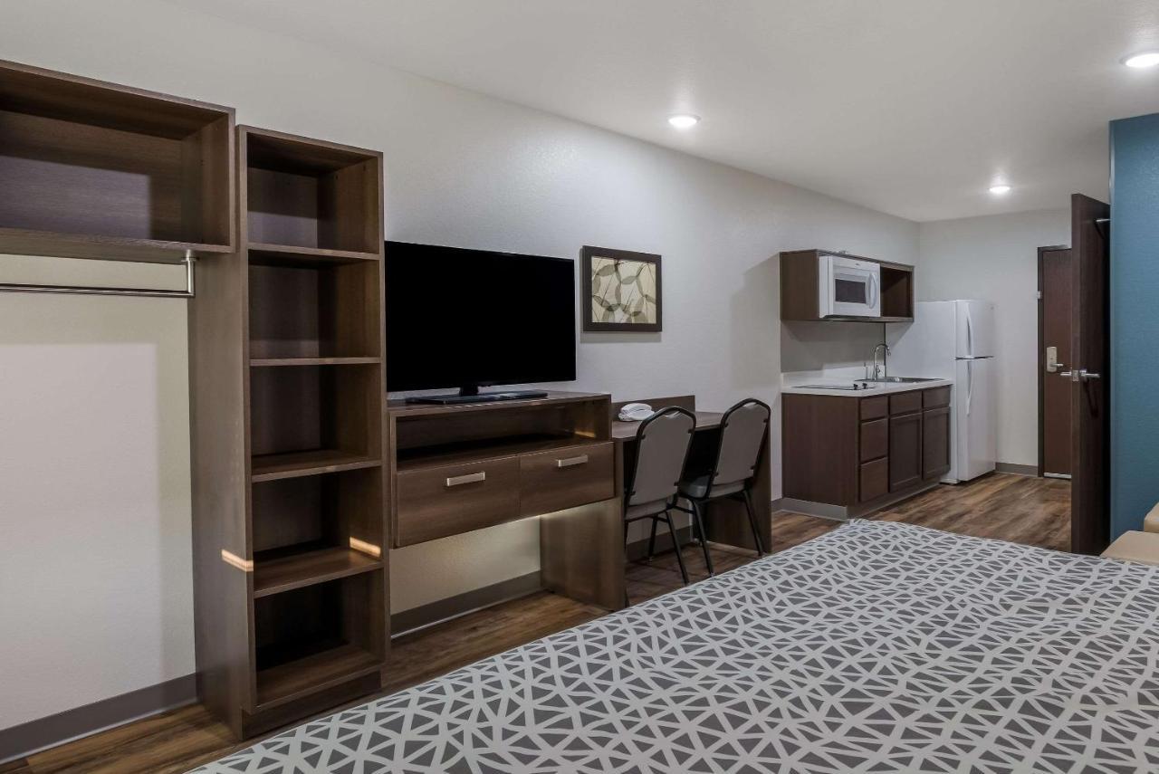 Woodspring Suites Milwaukee - Menomonee Falls 외부 사진
